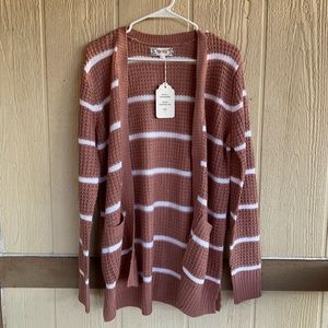 🆕PINK ROSE MUAVE & WHITE STRIPPED CARDIGAN SZ L